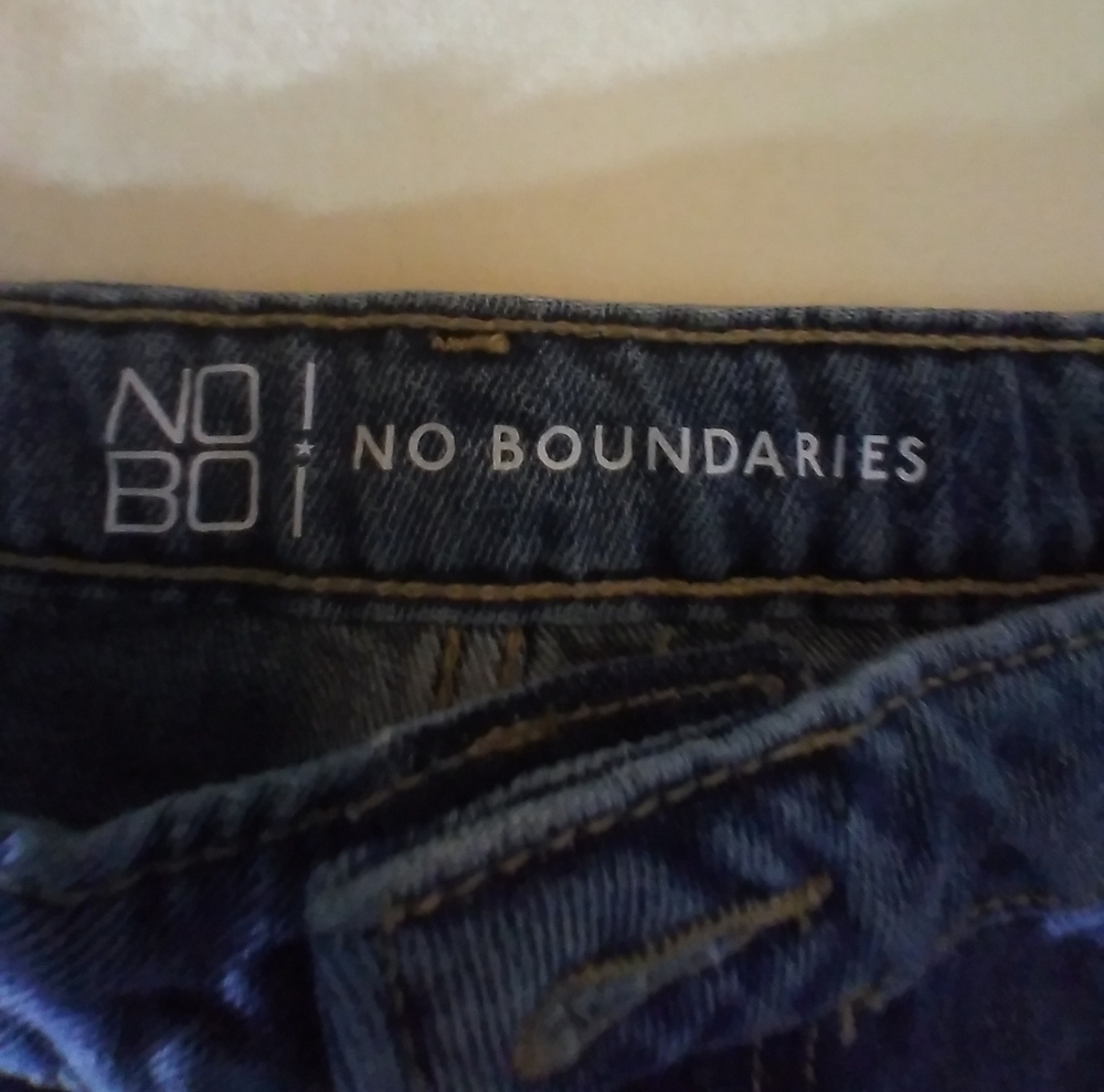 NWT No Boundaries High Rise Hobo Mom Blue Denim Jeans with Patches Size 21 - Picture 2 of 9